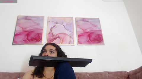 Snapshot of kim_lennon chatting on January 30, 11:44 am K I M online show from January 30, 11:44 am