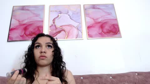 Snapshot of kim_lennon chatting on January 24, 11:37 am K I M online show from January 24, 11:37 am