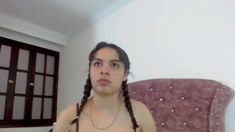 Snapshot of kim_lennon chatting on February 10, 11:57 am K I M online show from February 10, 11:57 am