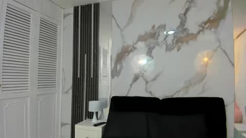 K I M online show from October 3, 2:55 pm