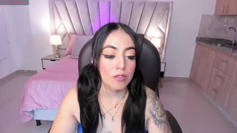 Snapshot of kim_thompson_ chatting on October 30, 11:22 am kim online show from October 30, 11:22 am