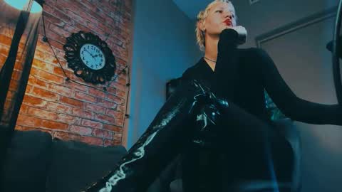 Kim online show from September 27, 3:52 pm