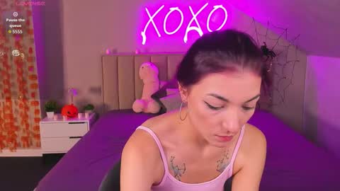 kimberlly_smith online show from November 5, 1:55 am