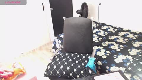 Snapshot of kimberly_bellu chatting on February 12, 2:03 am Anita. online show from February 12, 2:03 am