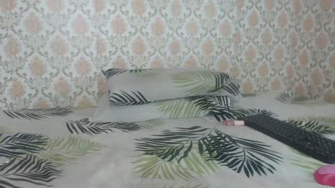 Snapshot of kimberly_perez__ chatting on December 21, 11:13 pm Kimberly online show from December 21, 11:13 pm