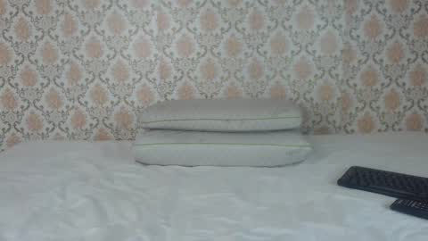 Snapshot of kimberly_perez__ chatting on February 16, 11:26 pm Kimberly online show from February 16, 11:26 pm