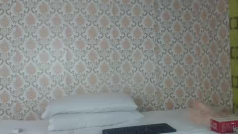 Snapshot of kimberly_perez__ chatting on February 26, 11:04 pm Kimberly online show from February 26, 11:04 pm