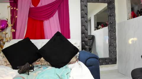 Snapshot of kimberlybirdhot chatting on October 18, 5:26 pm Kimberly online show from October 18, 5:26 pm