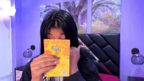 Kimberly Villalobos online show from November 19, 11:43 am