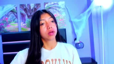 Snapshot of kimberlyvillalobos chatting on October 27, 11:39 am Kimberly Villalobos online show from October 27, 11:39 am