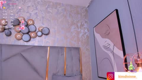  KIM  online show from December 4, 2:09 am