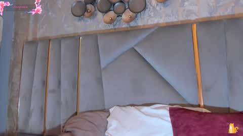  KIM  online show from February 11, 2:36 am