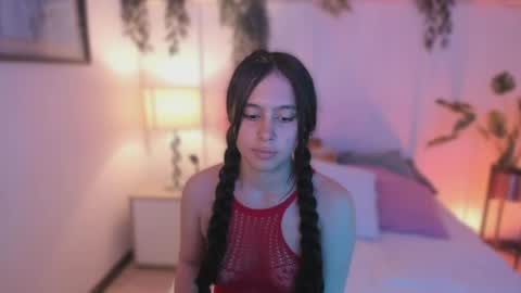 kimdyy_ online show from June 4, 8:57 pm