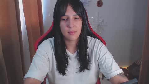 Snapshot of kimflexible_ chatting on December 11, 1:39 pm Kim 3 online show from December 11, 1:39 pm