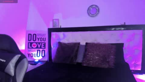 Kim online show from September 8, 9:03 pm