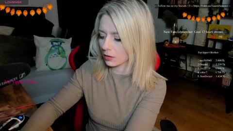 Wolfs Girl online show from October 16, 5:59 pm