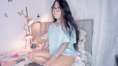kim  online show from December 4, 2:42 am