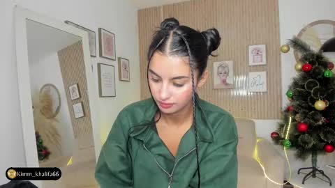 Kim  online show from January 3, 8:11 pm