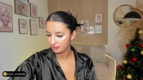 Kim  online show from December 14, 9:24 pm