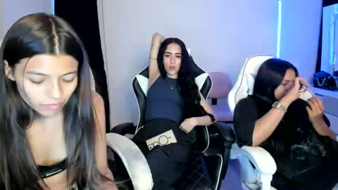 Snapshot of kimmi_foxy chatting on February 9, 11:15 pm kimmi online show from February 9, 11:15 pm