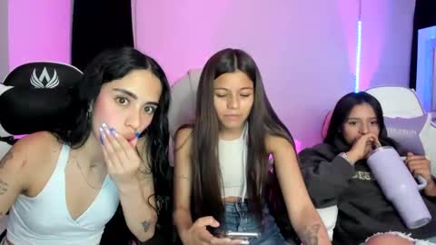 Snapshot of kimmi_foxy chatting on January 12, 11:15 pm kimmi online show from January 12, 11:15 pm
