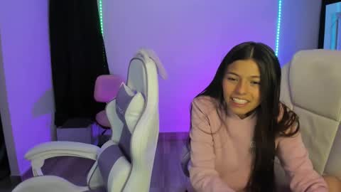 Snapshot of kimmi_foxy chatting on December 22, 11:41 pm kimmi online show from December 22, 11:41 pm