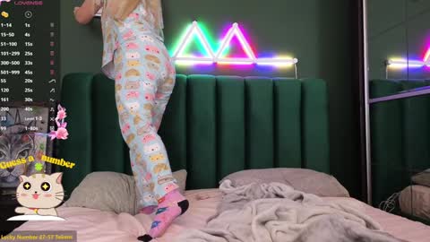 Kimmie online show from December 9, 6:25 pm