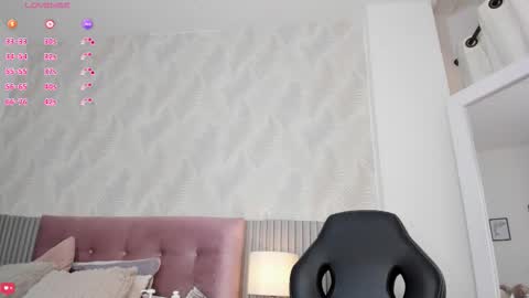 Karla online show from February 11, 7:15 pm