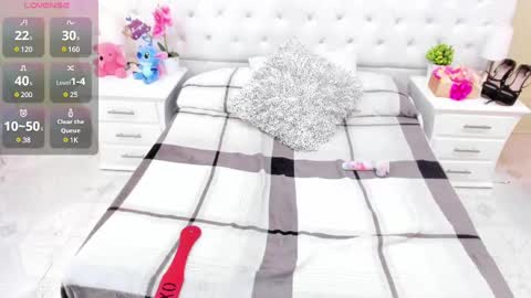 Snapshot of kimmturner chatting on February 26, 8:24 pm Kim online show from February 26, 8:24 pm