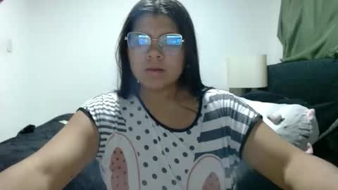 Snapshot of kimmy_kimmy_ chatting on October 27, 2:18 am Kimmy online show from October 27, 2:18 am