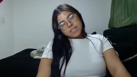 Snapshot of kimmy_kimmy_ chatting on October 29, 2:49 am Kimmy online show from October 29, 2:49 am