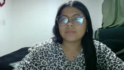 Snapshot of kimmy_kimmy_ chatting on October 26, 2:18 am Kimmy online show from October 26, 2:18 am
