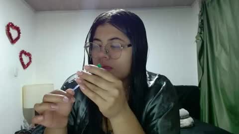 Snapshot of kimmy_kimmy_ chatting on October 9, 3:43 am Kimmy online show from October 9, 3:43 am