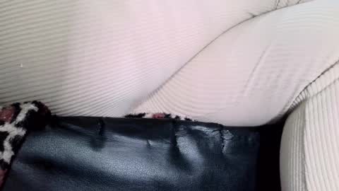 Kimmy online show from April 22, 2:30 am