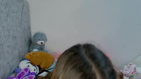 kimm online show from October 10, 4:17 am