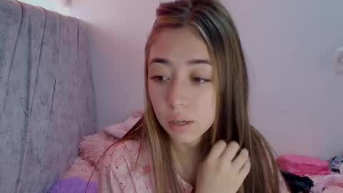 kimm online show from October 28, 3:40 pm