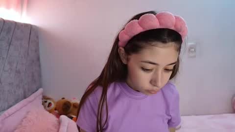 kimm online show from September 29, 3:17 pm