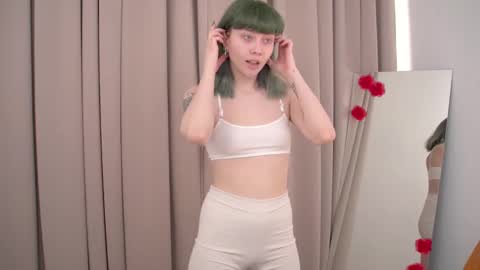 Snapshot of kina_ka chatting on March 11, 8:41 am kina_ka online show from March 11, 8:41 am