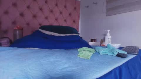 Snapshot of king_bella_ chatting on September 11, 3:18 am Bella online show from September 11, 3:18 am