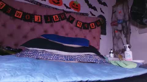 Snapshot of king_bella_ chatting on October 15, 3:09 am Bella online show from October 15, 3:09 am