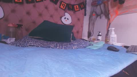 Snapshot of king_bella_ chatting on October 28, 3:12 am Bella online show from October 28, 3:12 am