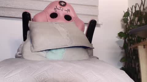 Snapshot of king_bella_ chatting on March 8, 3:05 am Bella online show from March 8, 3:05 am