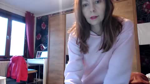 sexysexyhotwetpinkredpussy online show from April 23, 6:21 pm