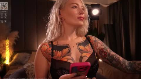 Snapshot of kinkylina_ chatting on October 11, 11:47 am kinkylina_ online show from October 11, 11:47 am