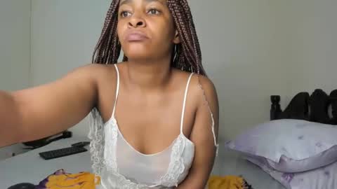 Snapshot of kinkylyla chatting on January 3, 11:23 pm Kinky online show from January 3, 11:23 pm