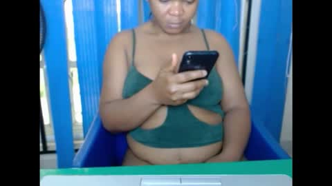 Snapshot of kinkyxxjuice chatting on September 24, 8:13 am kinkyxxjuice online show from September 24, 8:13 am