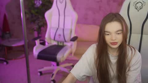 Snapshot of kira0541 chatting on February 11, 7:59 pm Sweet girls online show from February 11, 7:59 pm