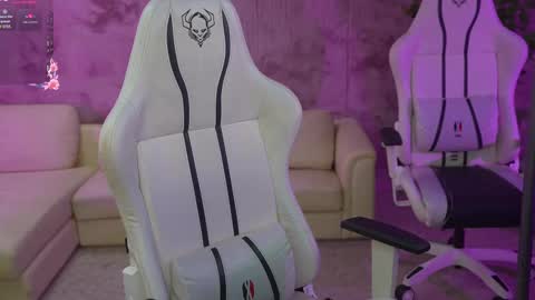 Snapshot of kira0541 chatting on February 11, 9:53 am Sweet girls online show from February 11, 9:53 am