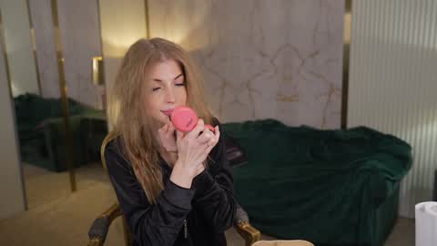 Snapshot of kira0541 chatting on October 27, 8:10 am Sweet girls online show from October 27, 8:10 am