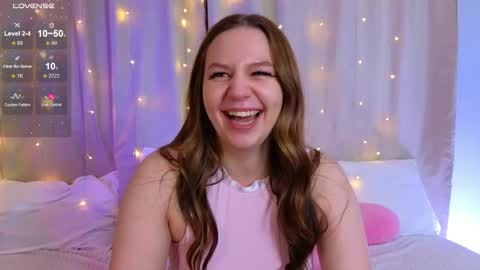 Kira Briis online show from April 18, 7:07 pm